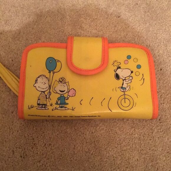 1958 Vintage Rare Yellow Peanuts Wallet with Orange Trim - Picture 1 of 5